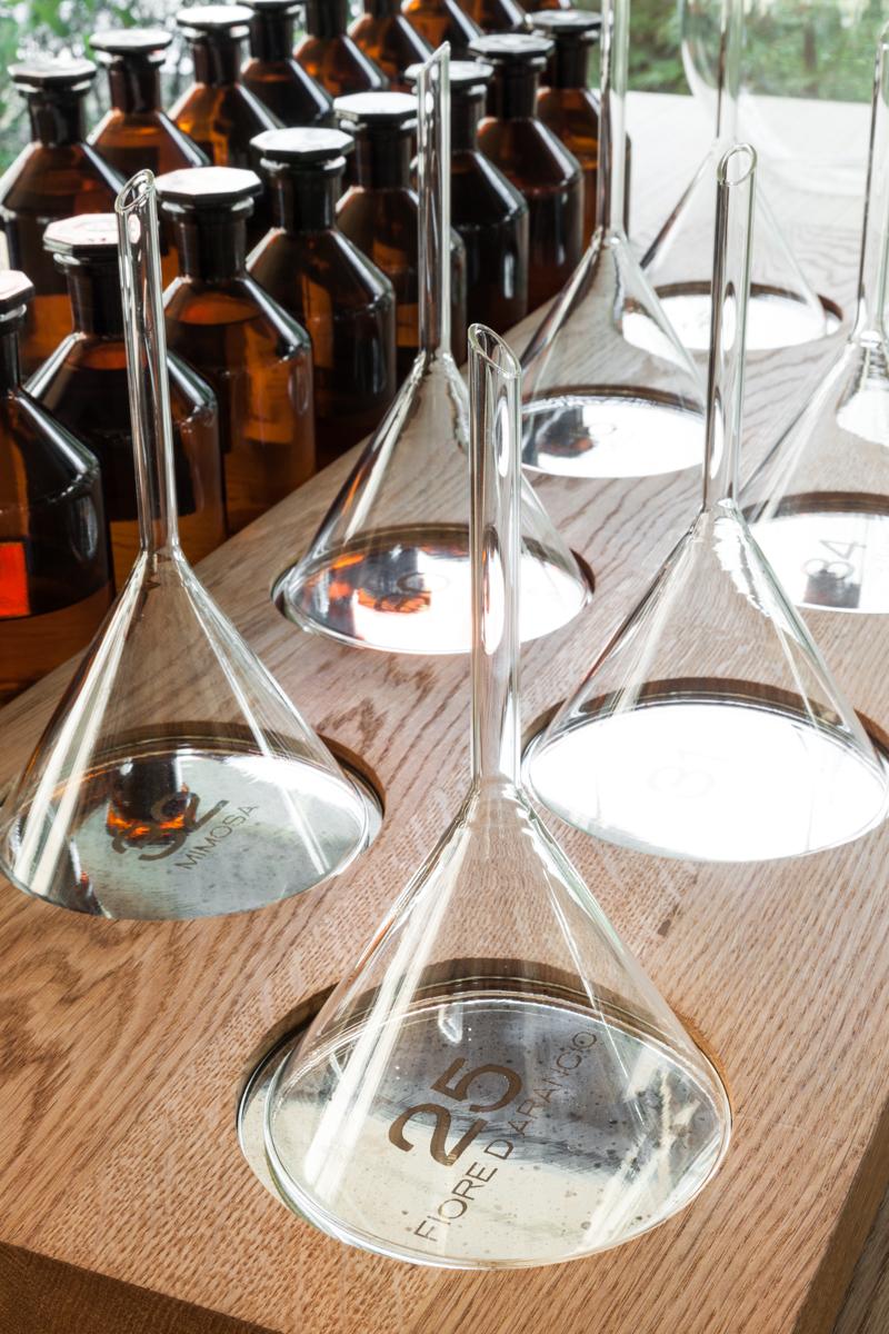 Magna Pars L'Hotel A Parfum, Small Luxury Hotels Of The World Μιλάνο Εξωτερικό φωτογραφία Tetrahedral pendula
