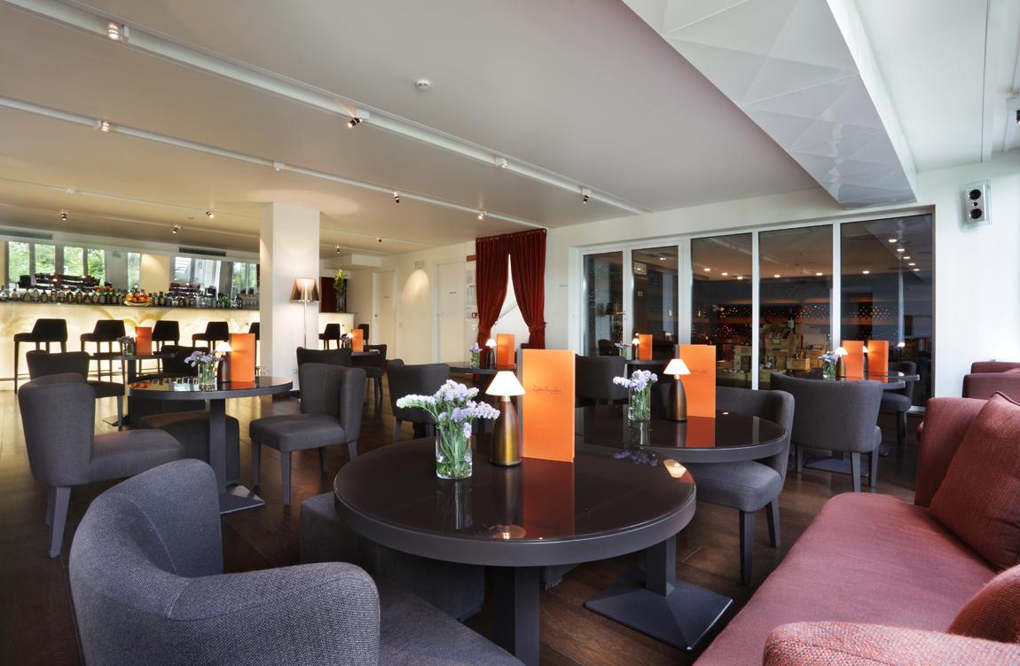 Magna Pars L'Hotel A Parfum, Small Luxury Hotels Of The World Μιλάνο Εξωτερικό φωτογραφία The lounge at the airport