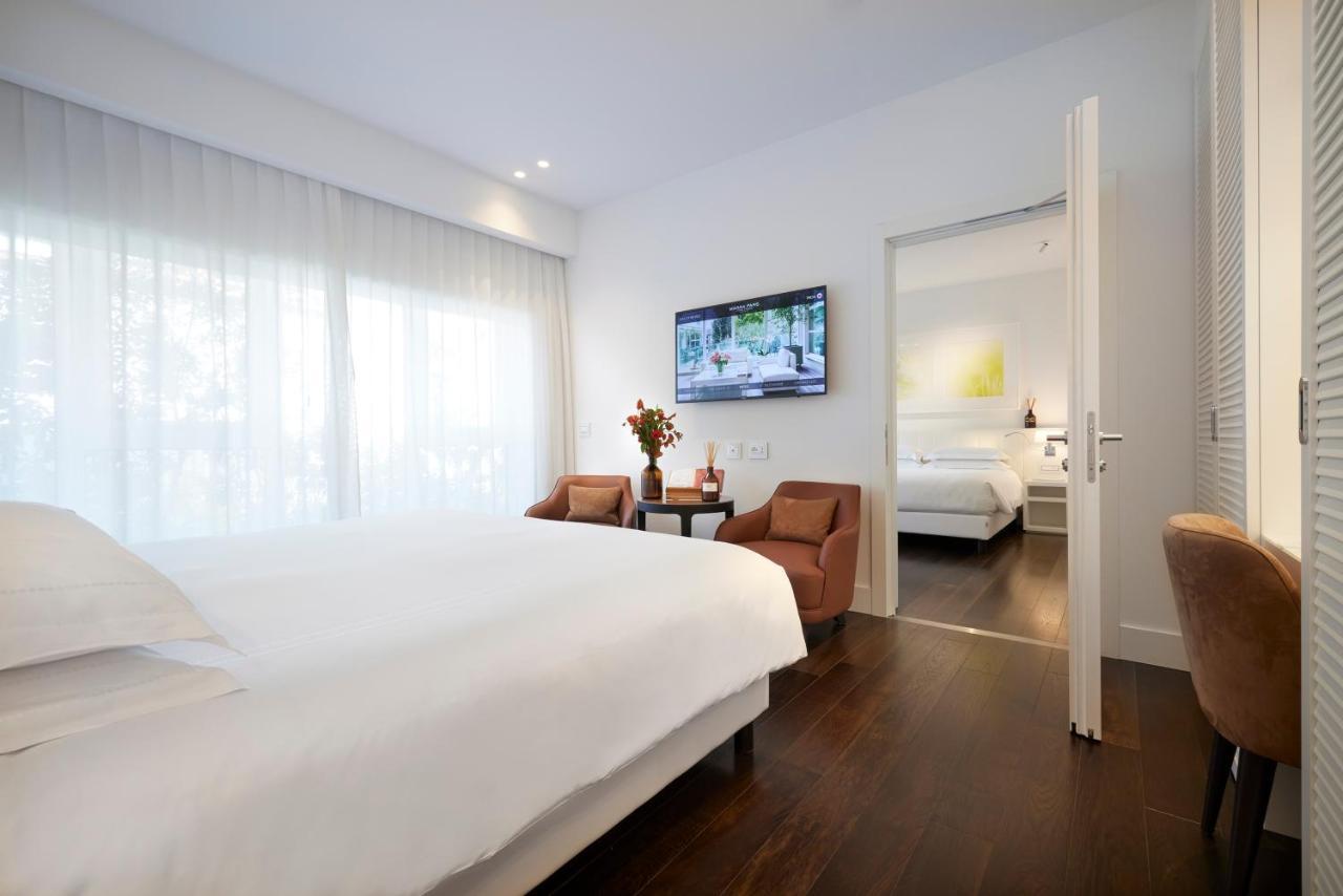 Magna Pars L'Hotel A Parfum, Small Luxury Hotels Of The World Μιλάνο Εξωτερικό φωτογραφία A room at the hotel