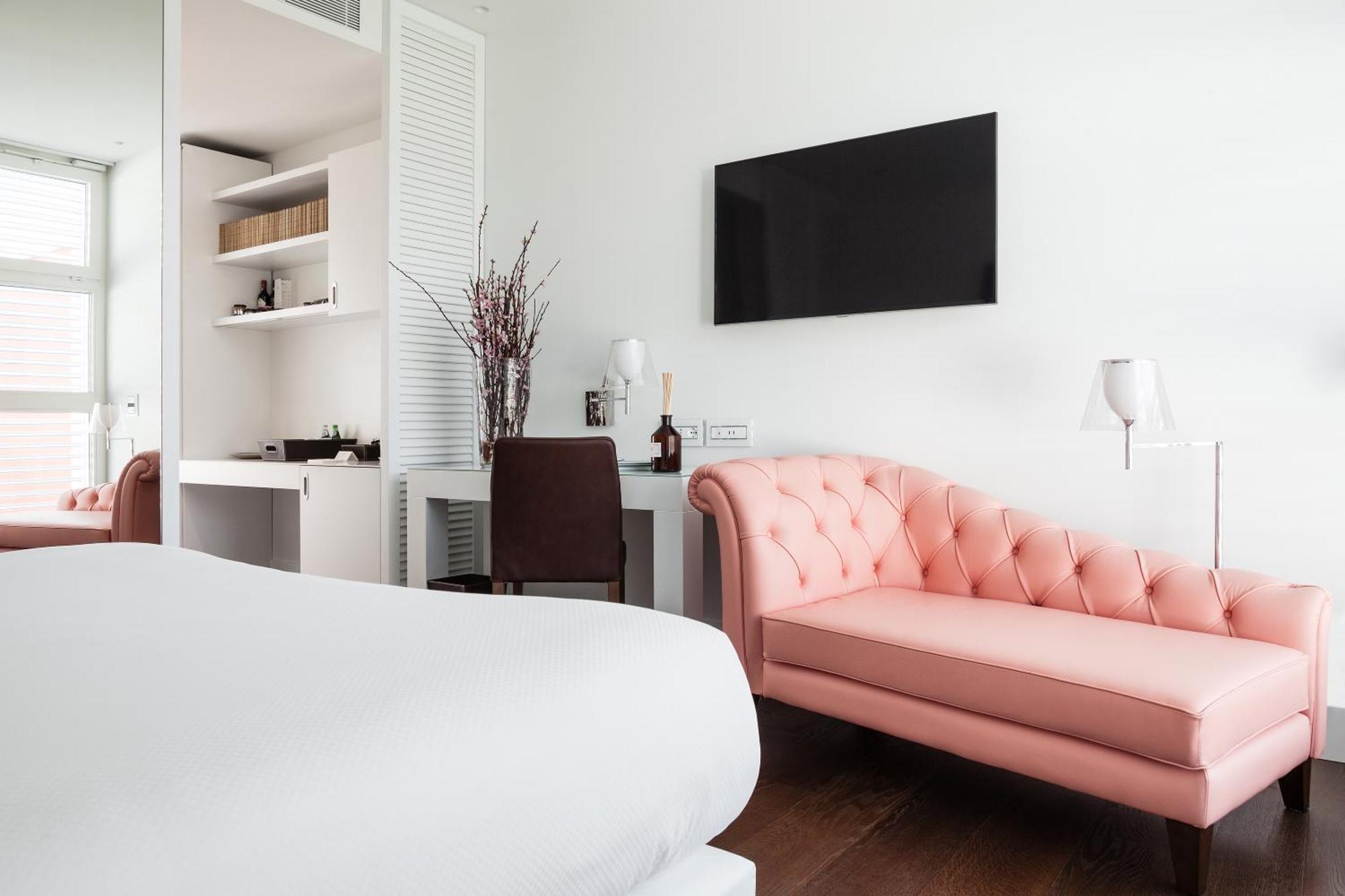 Magna Pars L'Hotel A Parfum, Small Luxury Hotels Of The World Μιλάνο Εξωτερικό φωτογραφία A room at the Hotel 57